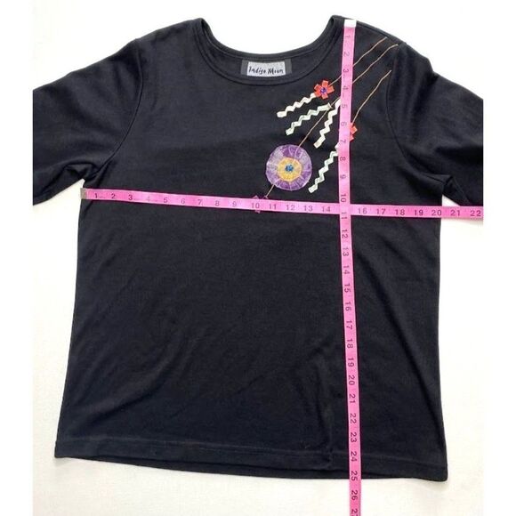 INDIGO‎ MOON Black Crew Neck Embellished Ribbon Flowers Top Medium NEW - Picture 3 of 7